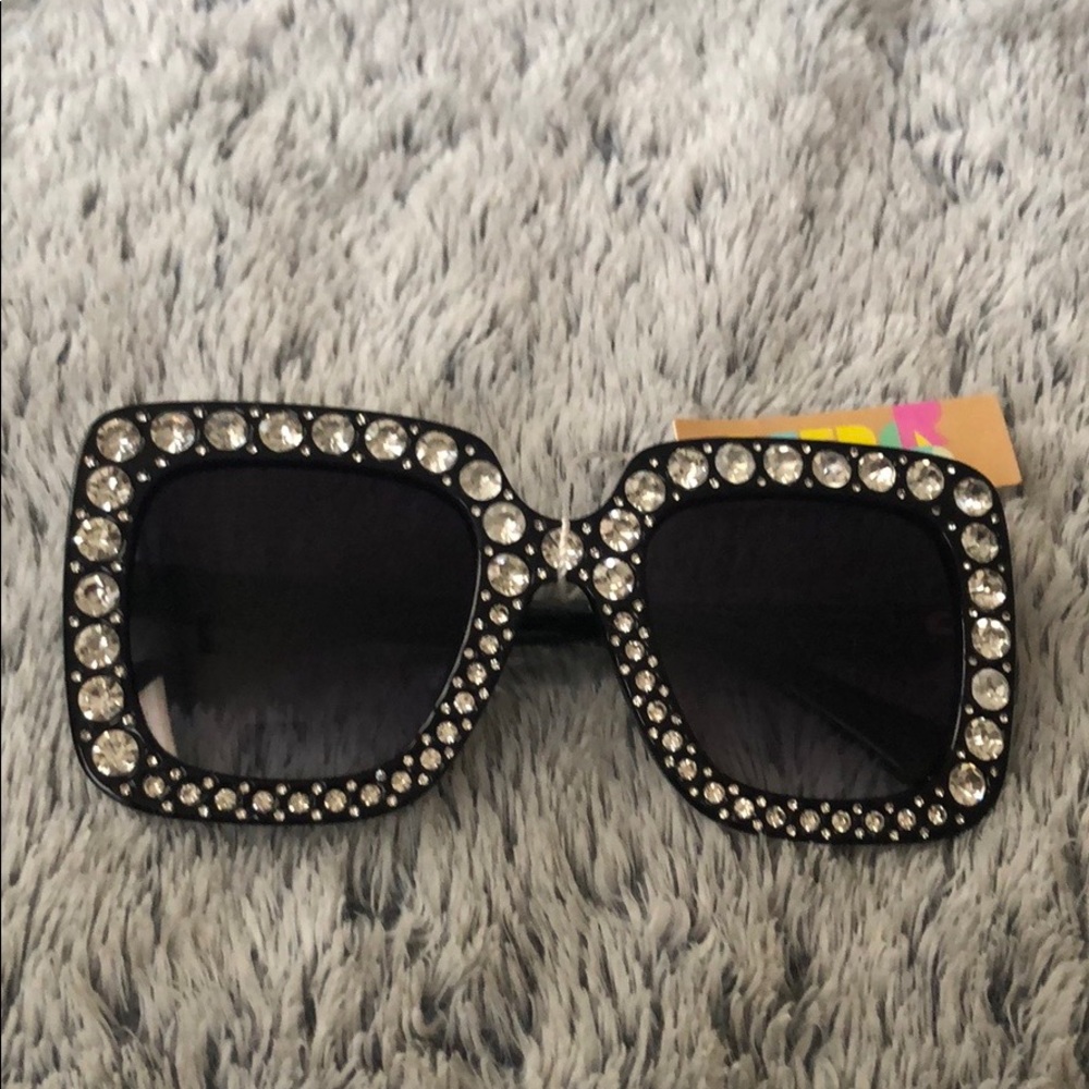 Rhinestone Sunglasses 😎 - Picture 2 of 3
